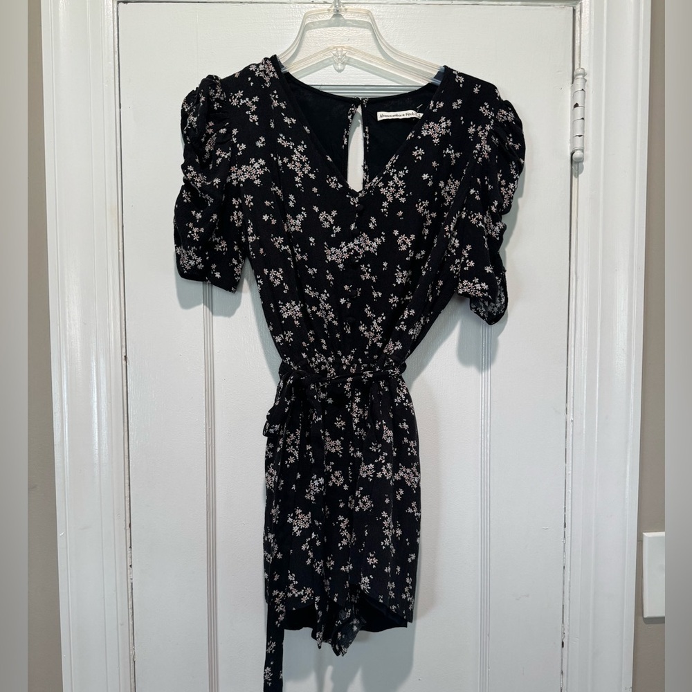 Abercrombie & Fitch Floral Tie Front Romper​​ - Picture 4 of 7